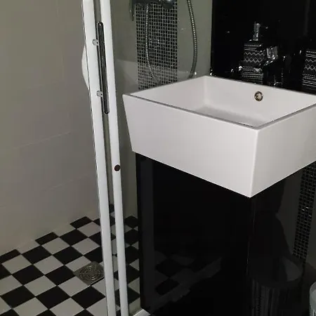 Apartment Tardy 1 *